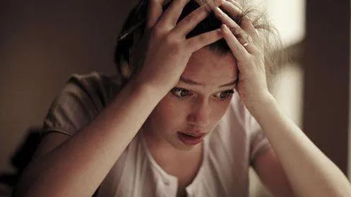 孤僻内向?测测你患焦虑症的几率有多大?