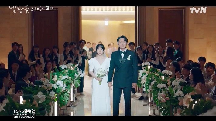 韩剧《忧郁症》：女主结婚会场上播放女主和学生的暧昧视频。几年以后学生载誉归来。