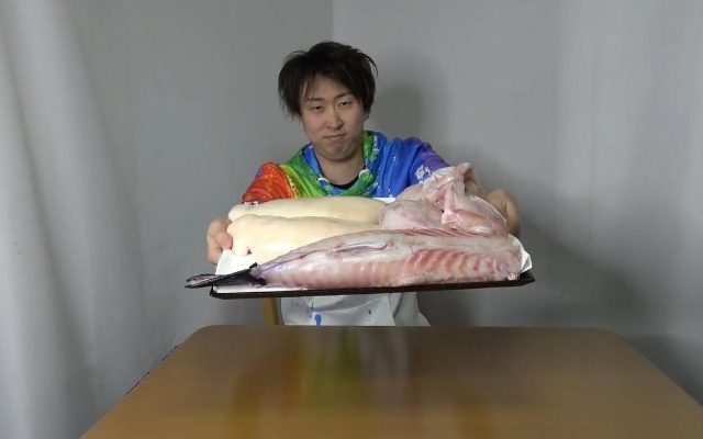 【海鲜小哥金子】肥美的虎河豚鱼白，和其味道一样让人惊愕【190322】