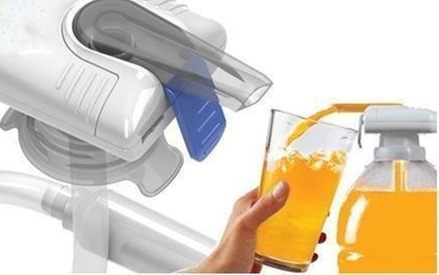 自动瓶盖式上水器，让所有饮品变成自动饮水机，单手操作，不怕不慎打翻，杯口压上即可，简单又实用！