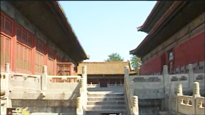 北京太庙寝殿，是供奉历代皇帝祖先牌位的地位，牌位同堂不同室