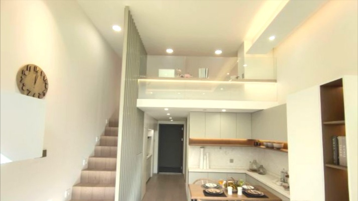 40㎡小复式挑高3.8米，客厅改造成卧室，单身公寓变成小两房