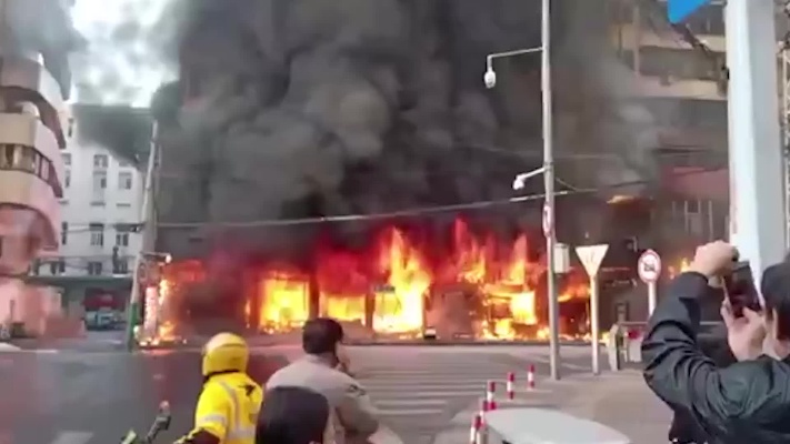安徽蚌埠一门面房起火 已致5死3伤