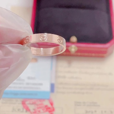 卡地亚专柜正品（55号）卡地亚love玫瑰金窄版55号戒指。附件：