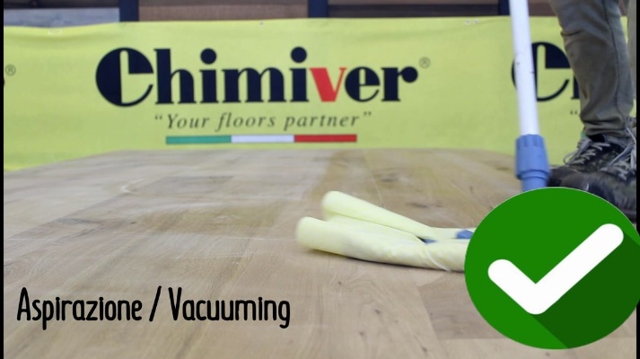 翻新保养木地板上漆时需注意事项，凯美沃Chimiver水性漆专业示范