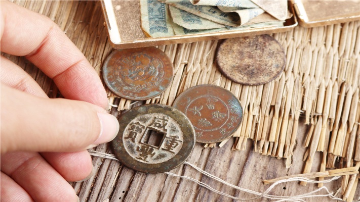 这种古老的铜币你们见过吗？现在能值多少钱，大家知道价格吗