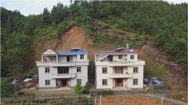 广西农村二兄弟房子，同一座山左边老二风水好，什么现象？