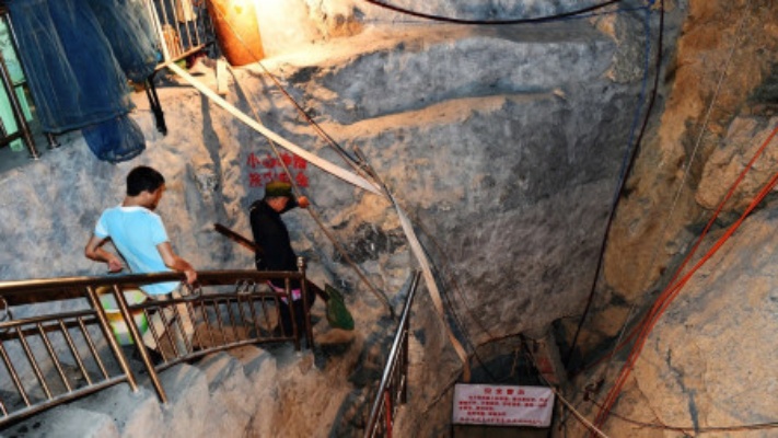 重庆一农民梦见家里有宝藏，往地下挖了16米深，如今年收入可达30万