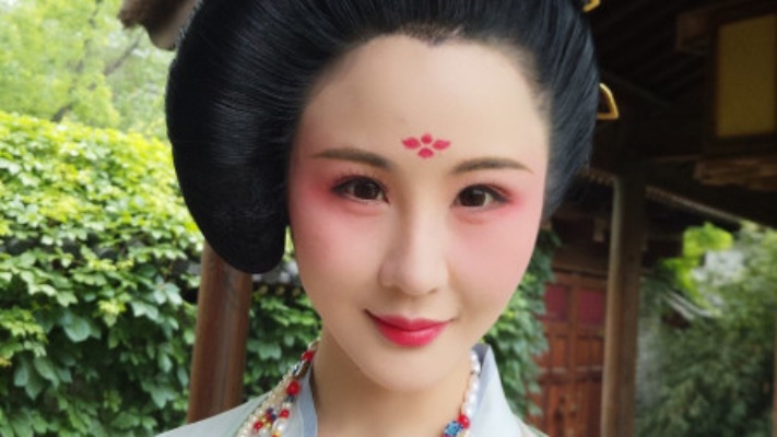 十二星座女生专属的古代发型，天秤座的堕马髻在唐朝最流行