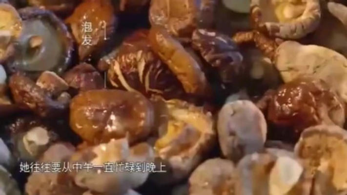 舌尖上的中国：武汉人气最旺的豆皮店值得你周末不赖床去排长队