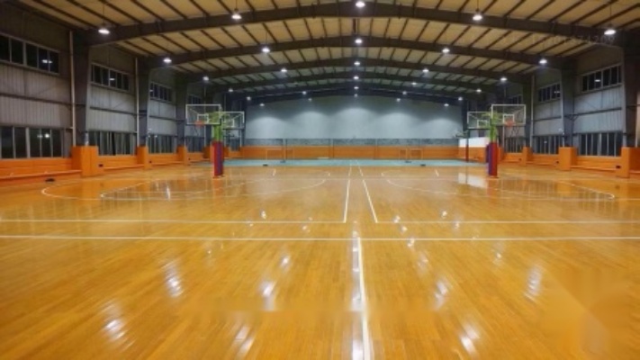 篮球场木地板如何翻新