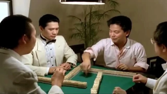 电影：陈百祥打麻将前念了一个咒语，然后就一直赢钱，完全不给对手机会